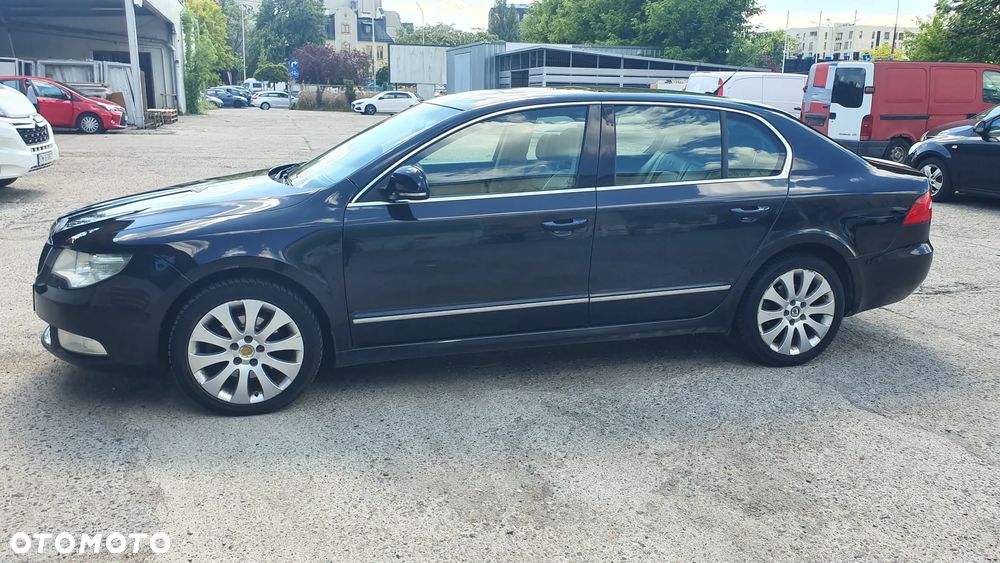 Skoda Superb 2.0 TDI Elegance DSG - 28
