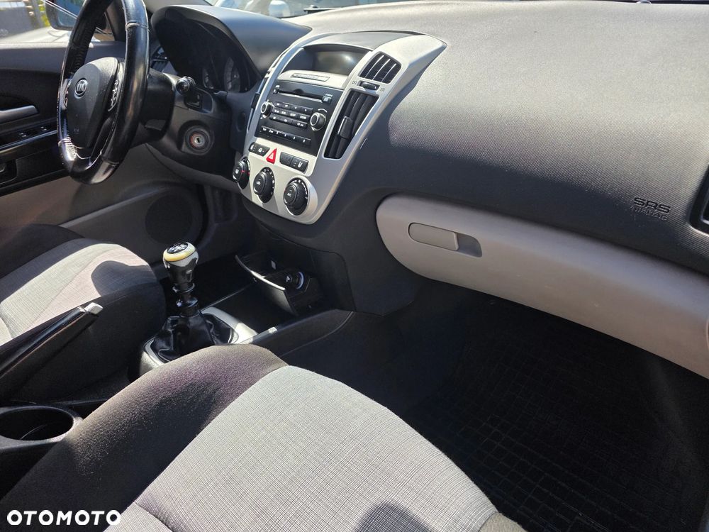 Kia Ceed 2.0 CRDi Spirit - 9