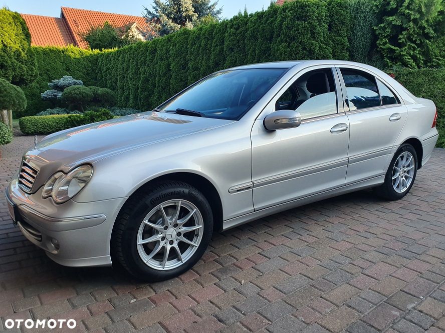 Mercedes-Benz Klasa C 180 Kompressor Automatik Avantgarde - 2