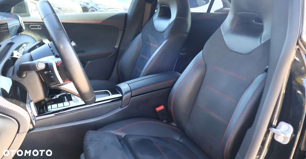 Mercedes-Benz CLA - 13