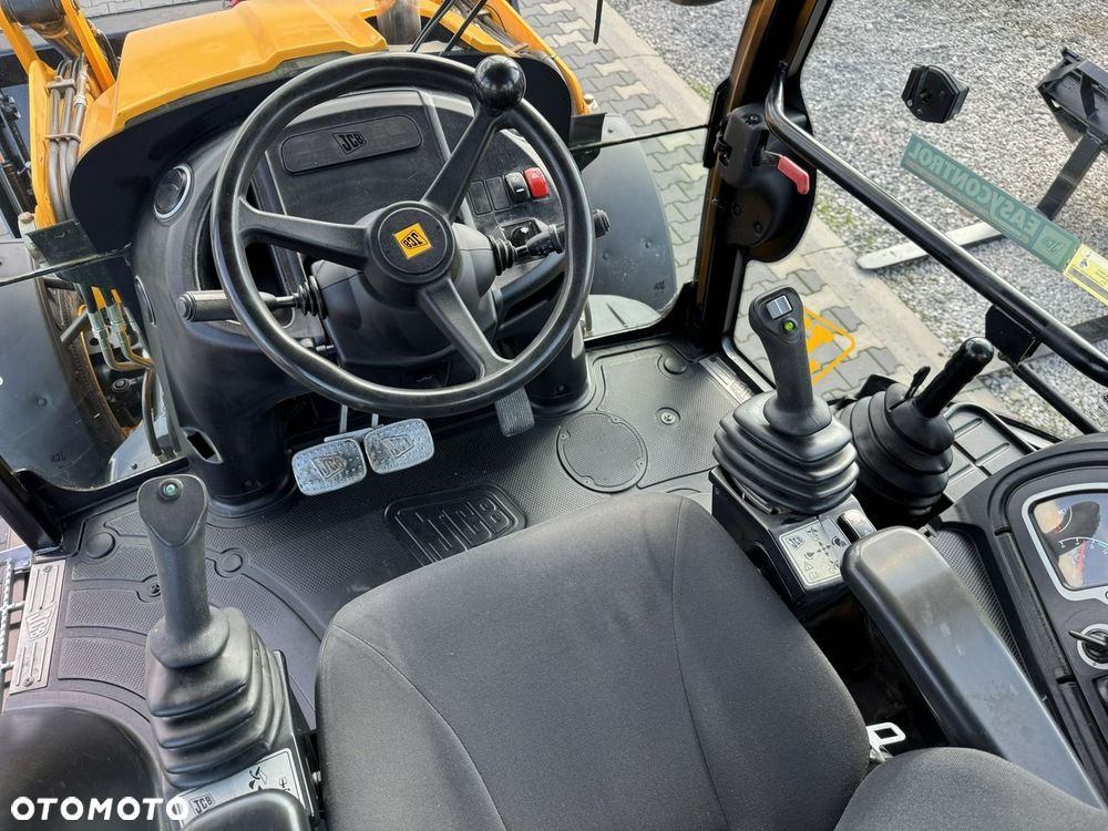 JCB 3CX - 26