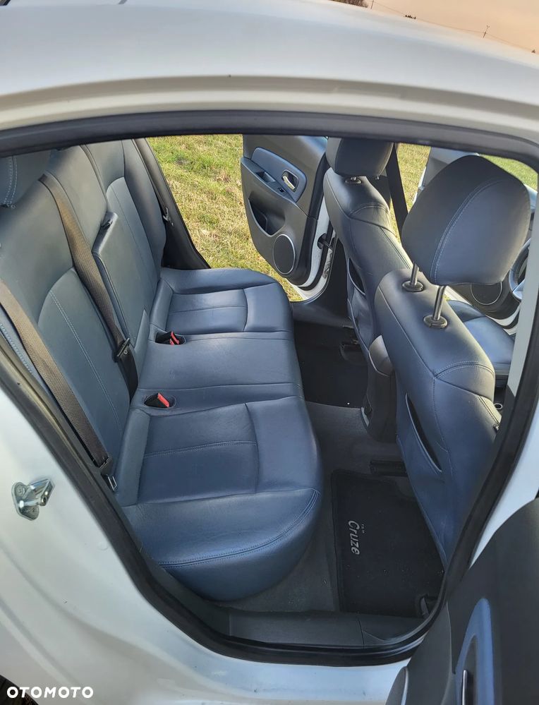 Chevrolet Cruze 1.8 LT - 12