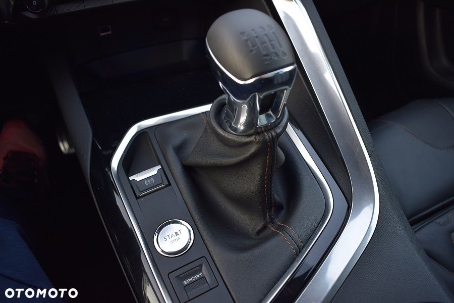 Peugeot 3008 1.2 PureTech GPF Allure S&S - 25