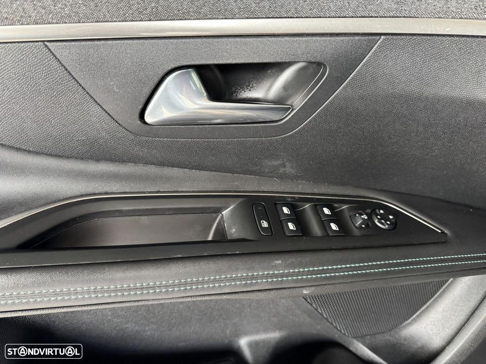Peugeot 3008 1.5 BlueHDi Allure Pack EAT8 - 16