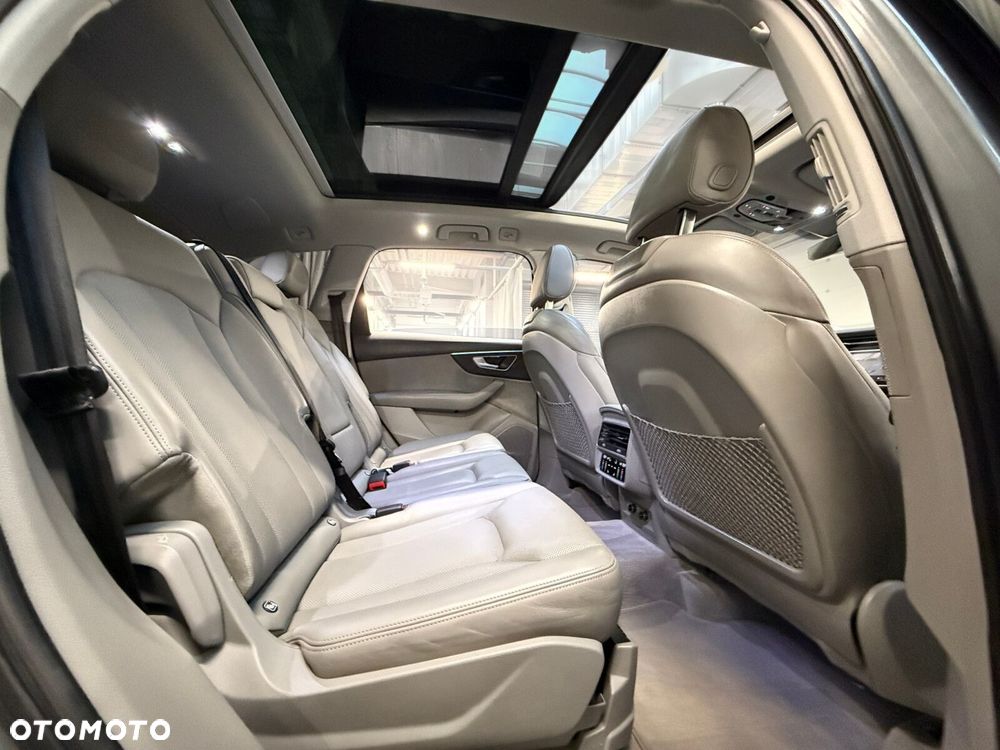 Audi Q7 - 24