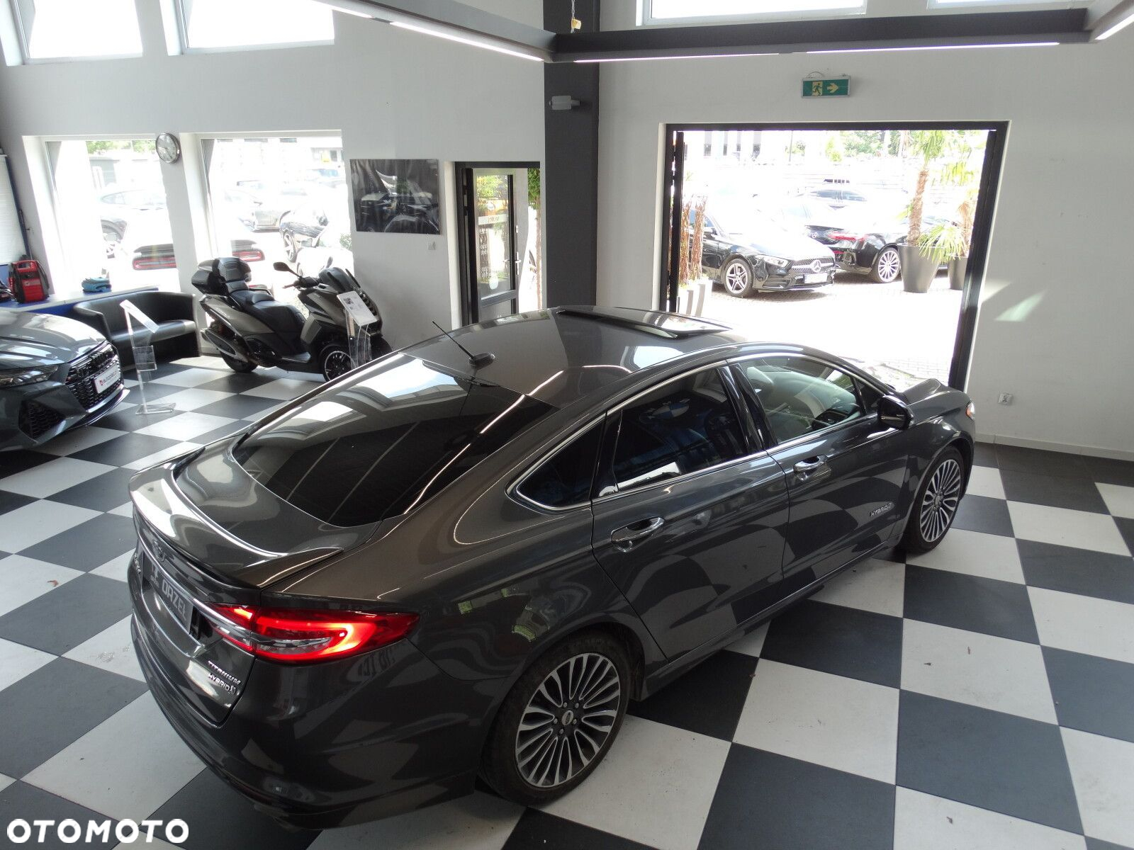 Ford Fusion - 8