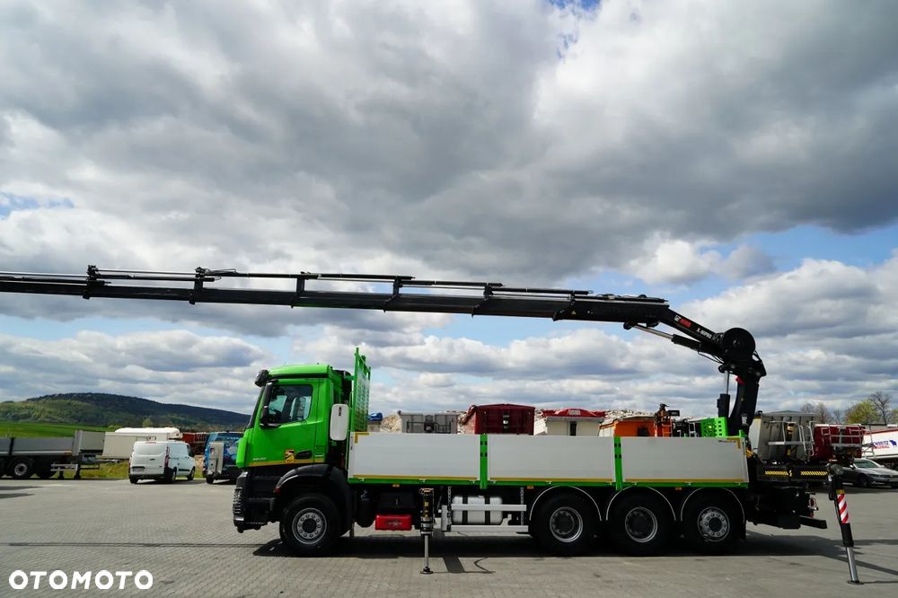Mercedes-Benz AROCS 3240 / 8x4 / SKRZYNIOWY- 7 M / + HDS HIAB X-HIPRO 302 /  MAX 9 200 KG / 21 M  WYSÓW /  TRIDEM / PILOT / ROTATOR / WIDŁY / OŚ PODNOSZONA / EURO 6 - 5
