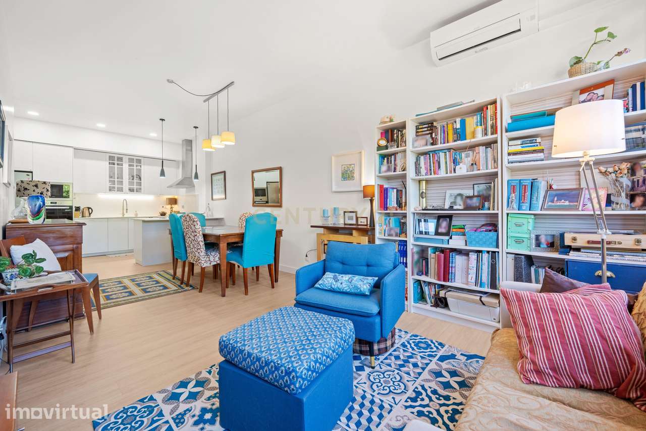 Apartamento renovado com 2 Quartos - Grande imagem: 2/27