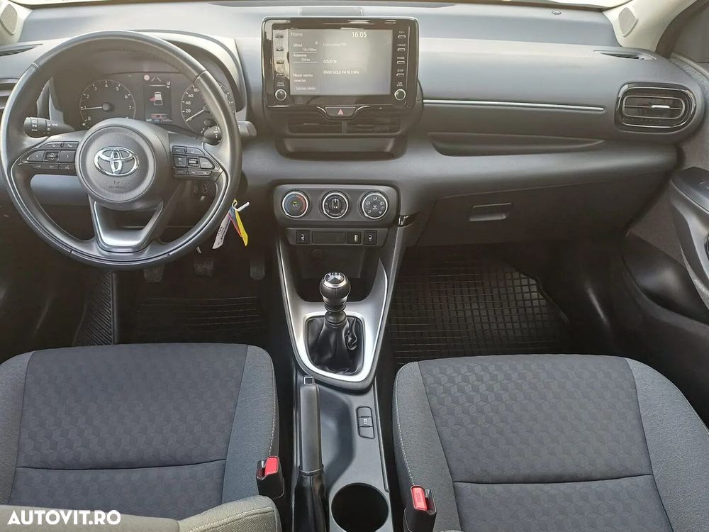 Toyota Yaris 1.5 MT Dynamic - 11
