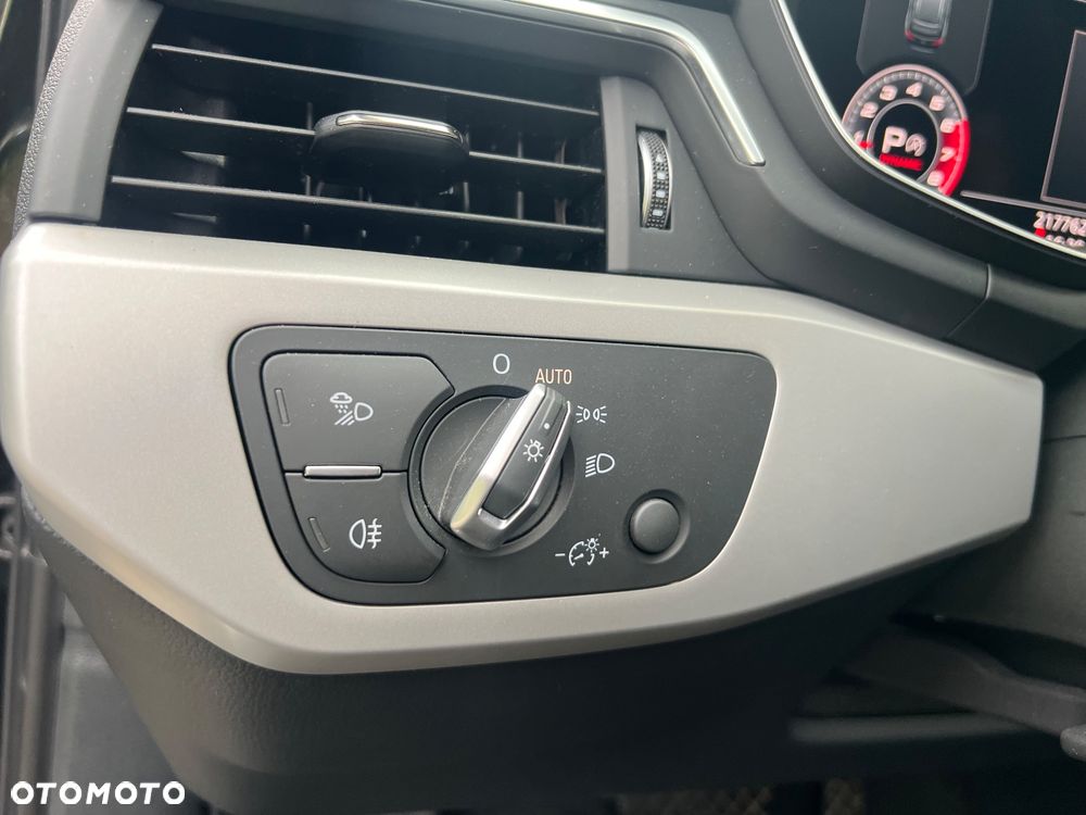 Audi A4 Avant 35 TFSI S tronic sport - 28