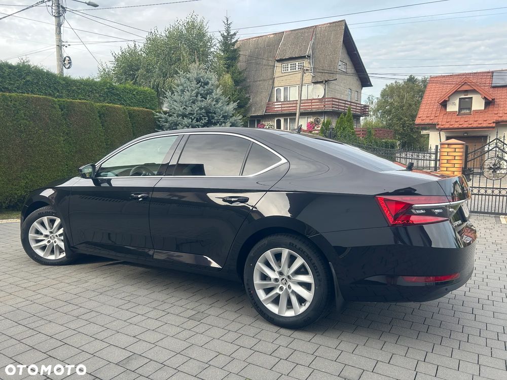 Skoda Superb 2021 photo 4