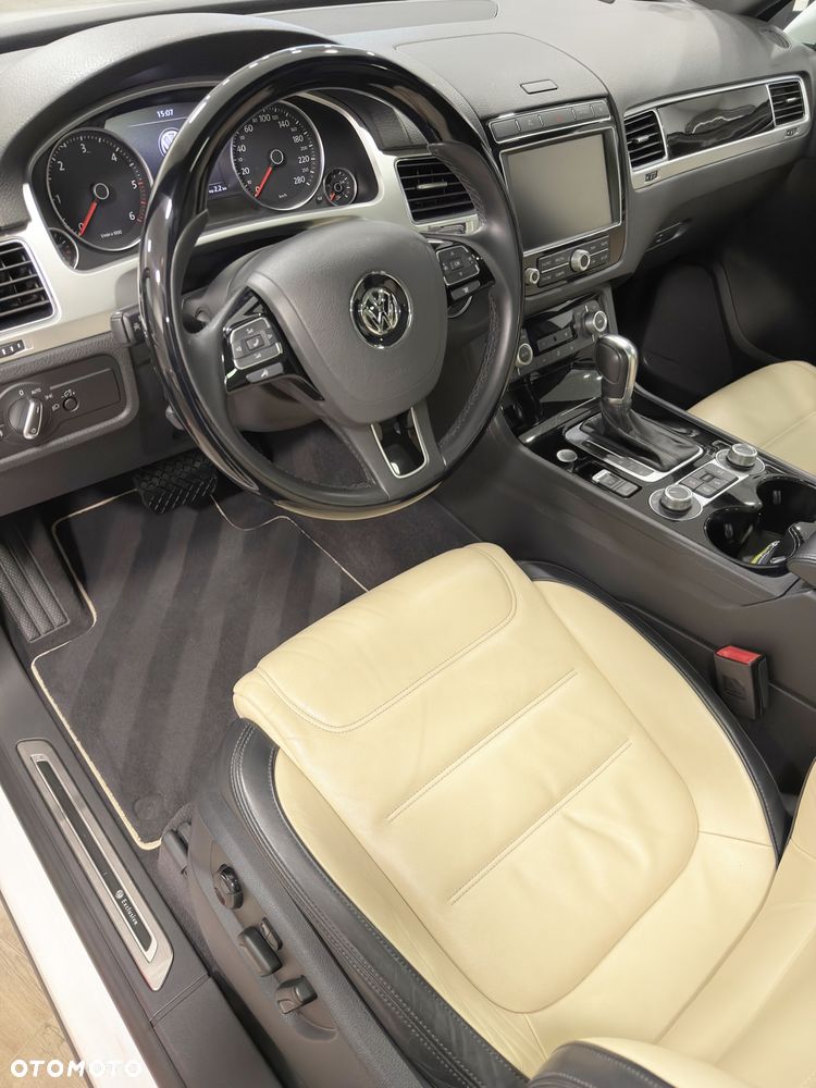 Volkswagen Touareg 3.0 V6 TDI SCR Blue Motion DPF Automatik Terrain Tech Executive Edition - 11