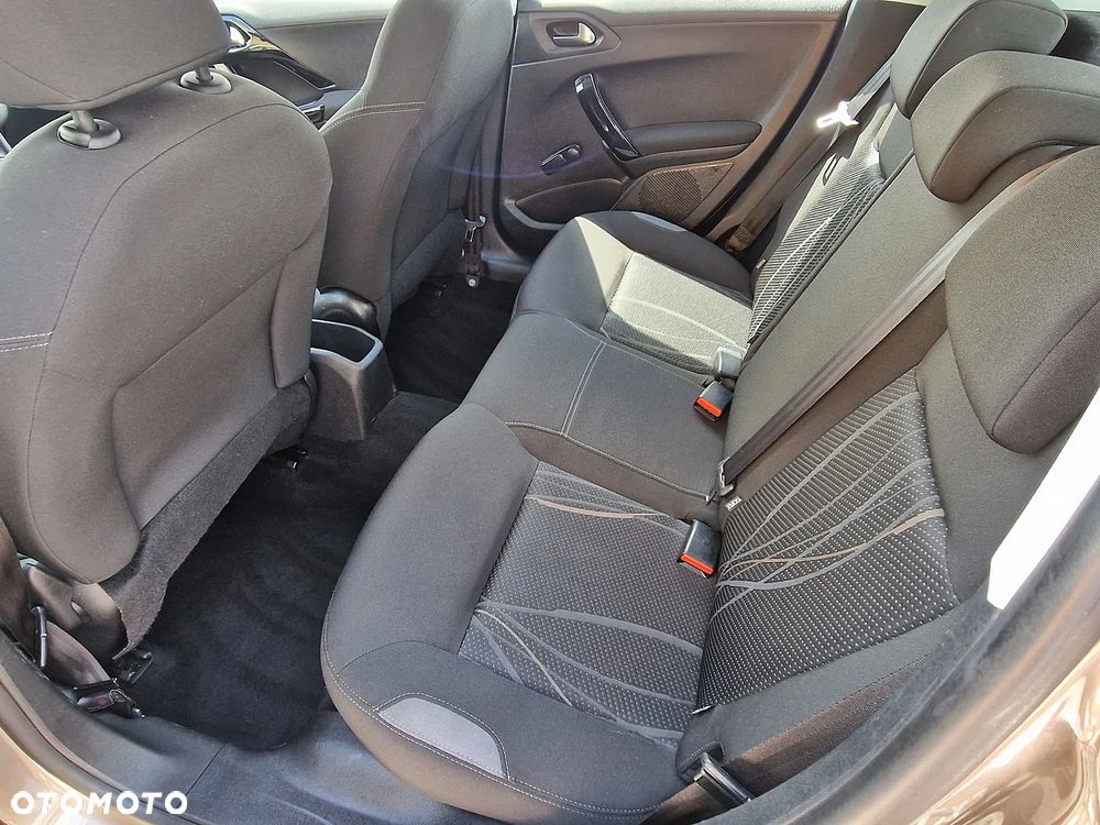 Peugeot 208 82 VTI Active - 9