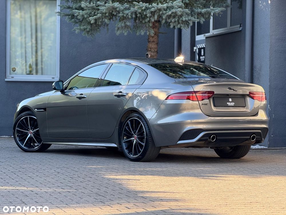 Jaguar XE 2.0 P250 R-Dynamic Black - 5