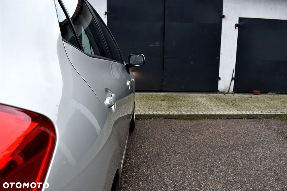 Toyota Auris 1.4 VVT-i Sol - 10