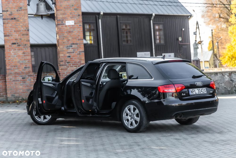 Audi A4 Avant - 13