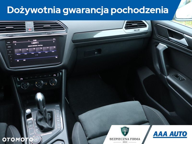Volkswagen Tiguan - 10