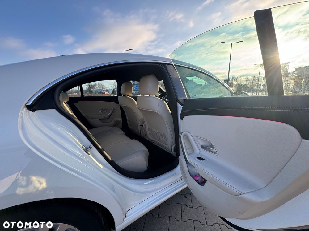 Mercedes-Benz CLA 180 mHEV 7G-DCT - 14