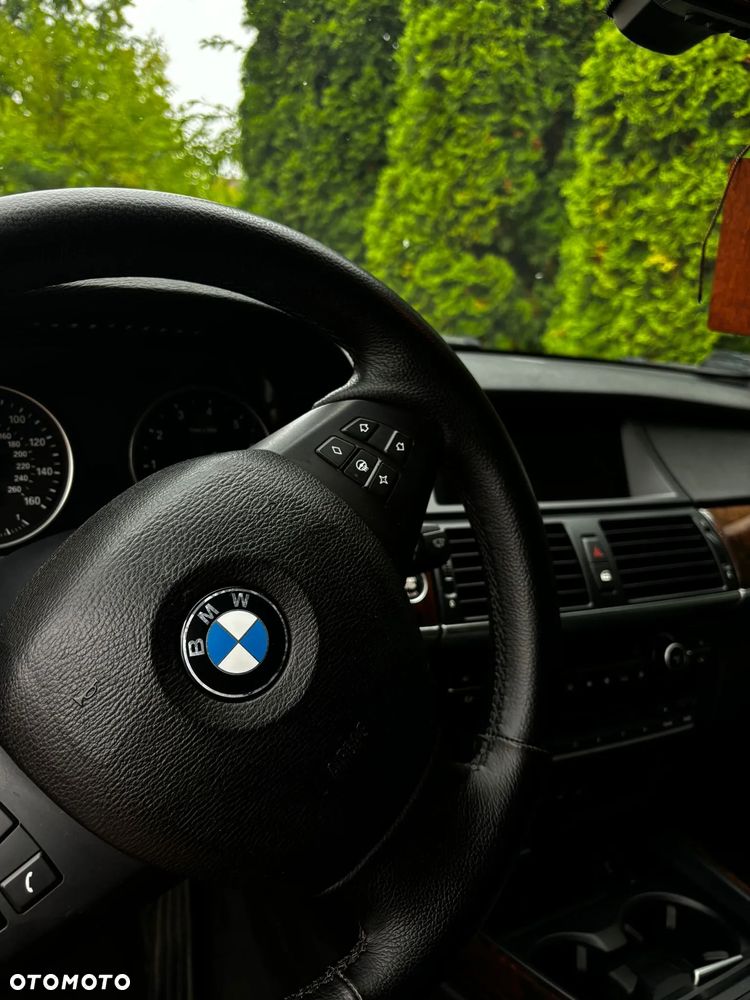 BMW X5 3.0si - 8