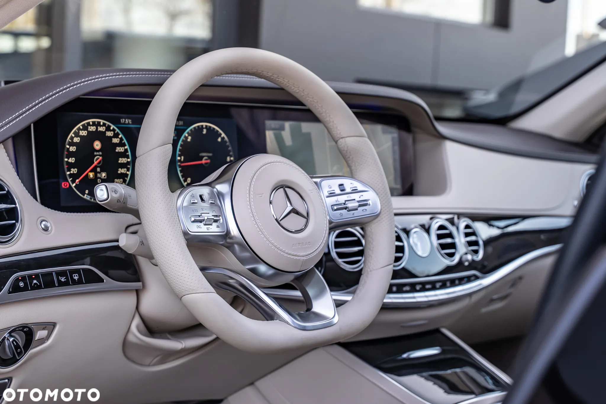 Mercedes-Benz Klasa S 400 d 4-Matic L 9G-TRONIC - 26