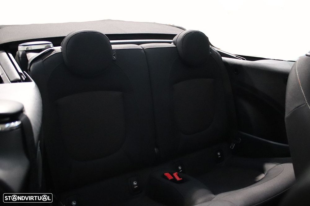 MINI Cabrio Cooper Auto - 26