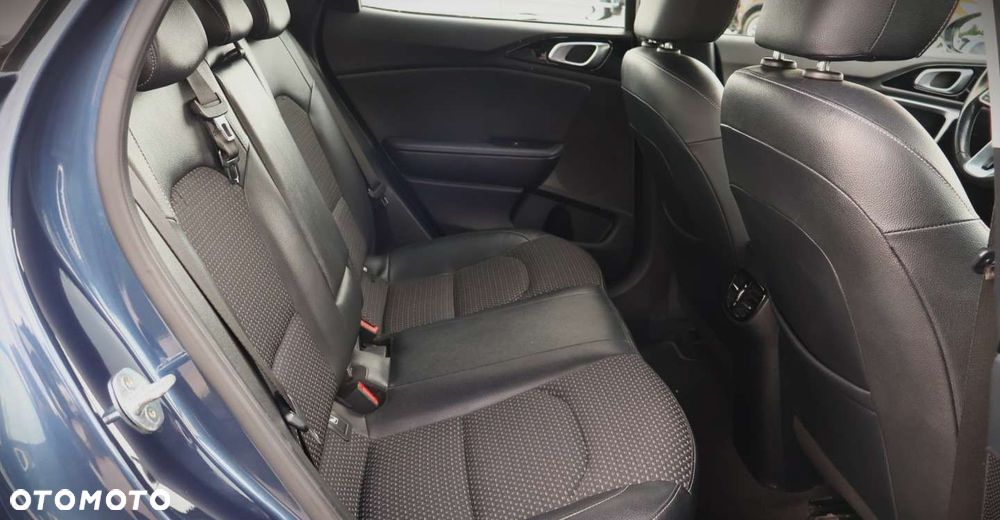 Kia XCeed - 18