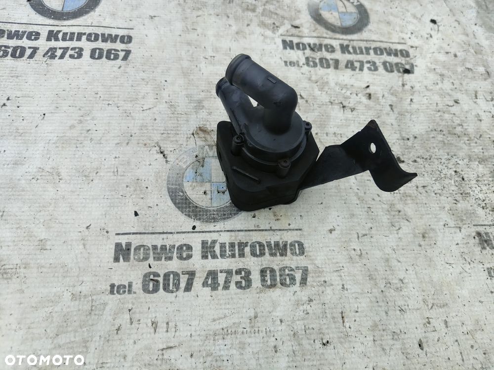 BMW F01 F10 F11 2.0d Dodatkowa pompa obiegu wody 9239313 - 3