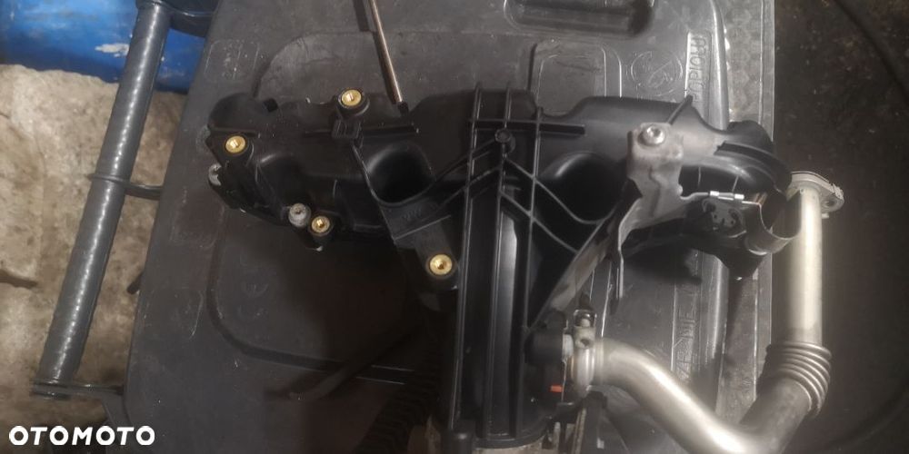 Kolektor ssacy 2.0 tdi 03l129711AN