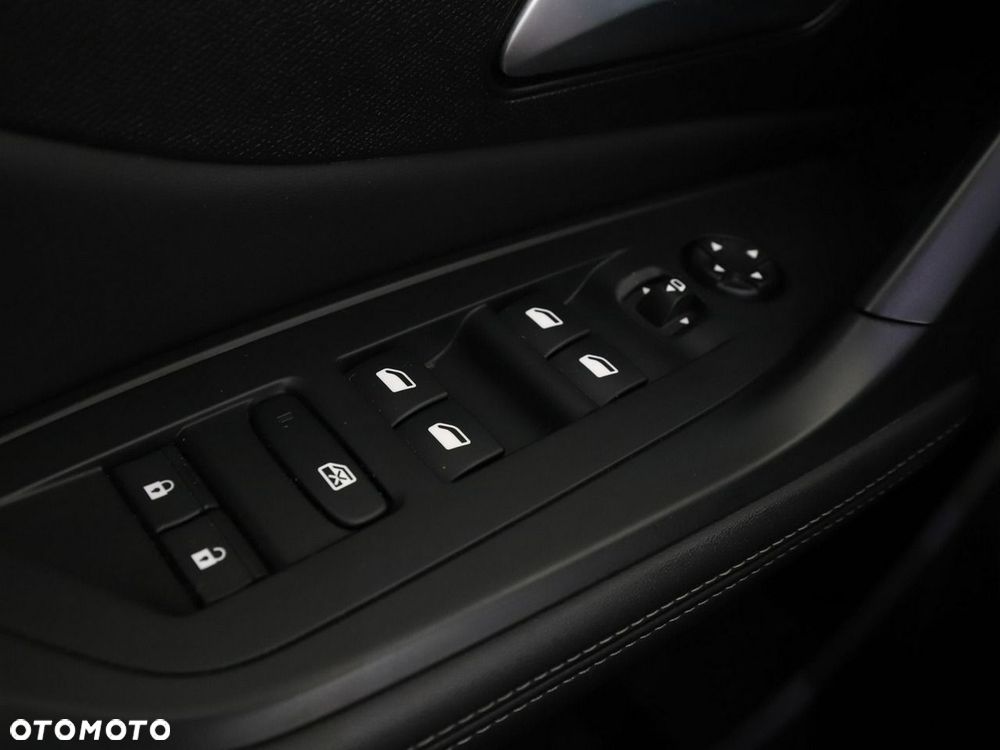 Peugeot 408 1.6 Plug-In Hybrid 180 Allure EAT8 - 41