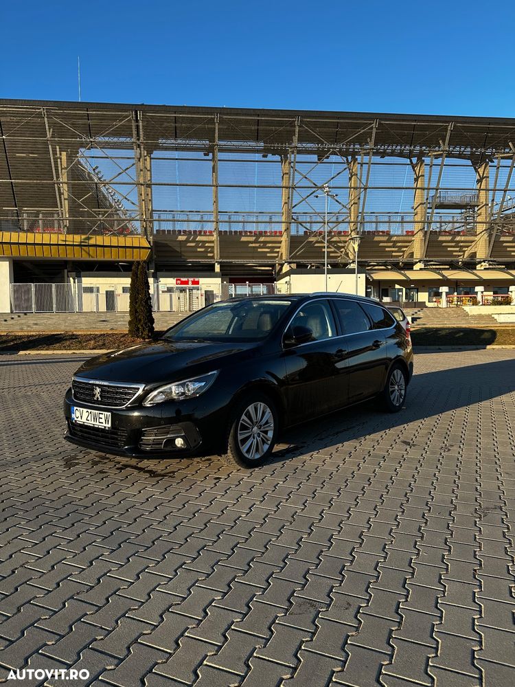 Peugeot 308 1.2 L PureTech Turbo Allure - 6