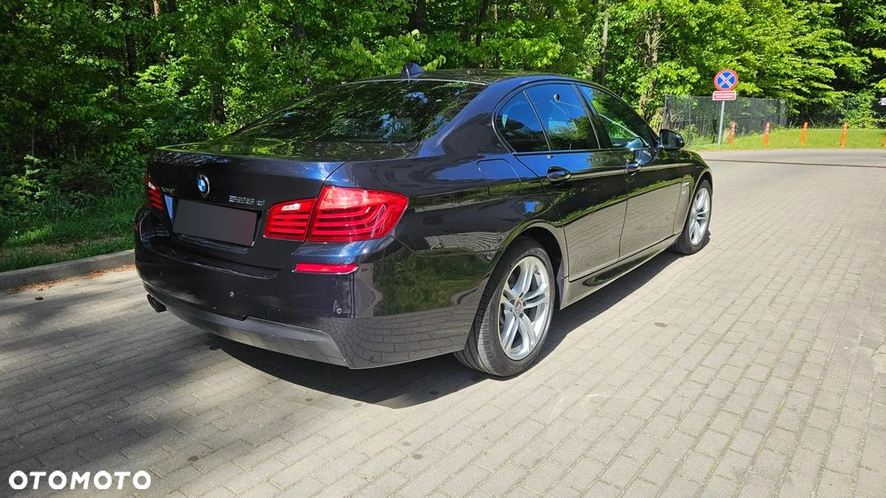 BMW Seria 5 525d xDrive - 2