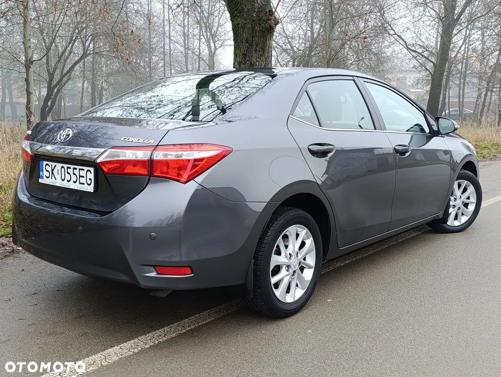 Toyota Corolla 1.6 Premium + - 4