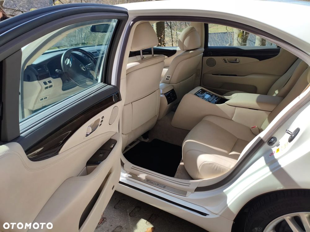 Lexus LS 600h L Prestige - 14