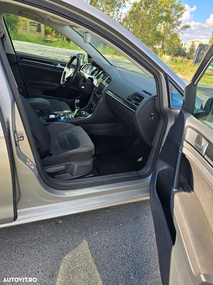 Volkswagen Golf - 9