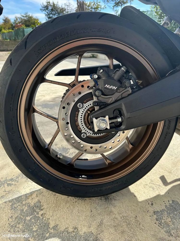 Honda CB - 4