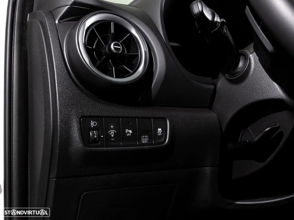 Hyundai Kauai 1.6 GDi HEV Premium - 24