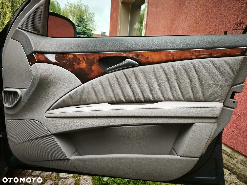 Mercedes-Benz Klasa E - 21