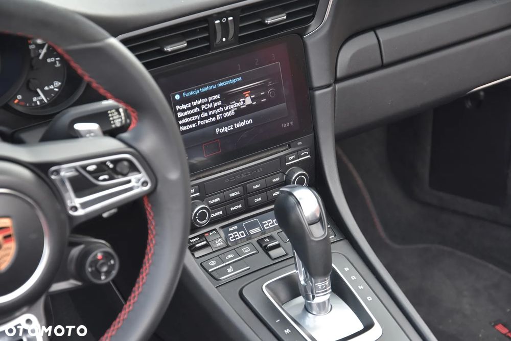 Porsche 911 Carrera 4 GTS PDK - 22