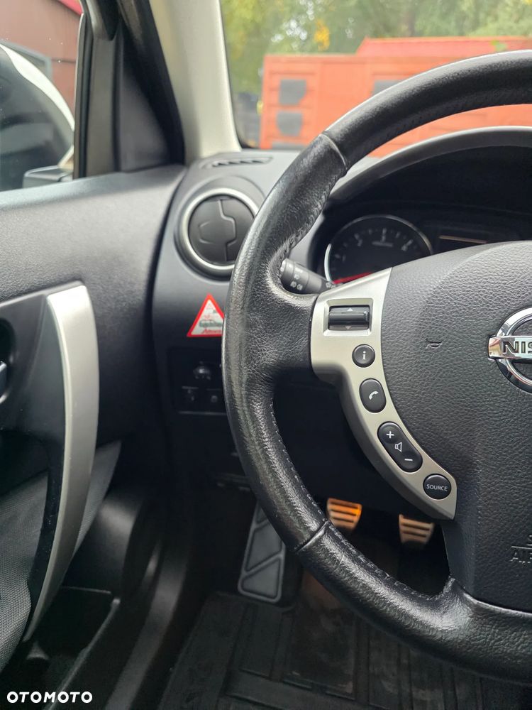 Nissan Qashqai 2.0 dCi DPF tekna - 26