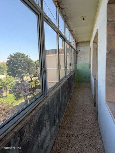 Apartamento T3 em Massamá para remodelar - Grande imagem: 2/12