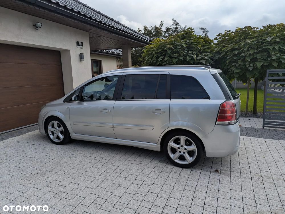Opel Zafira - 27