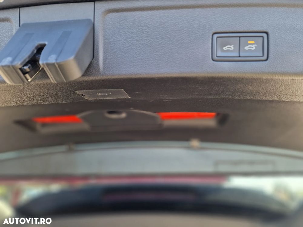 Volkswagen Touareg 3.0 V6 e-Hybrid 4Motion Aut. Elegance - 31