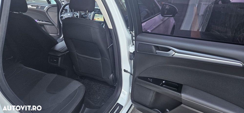 Ford Mondeo 2.0 TDCi Powershift Titanium - 6