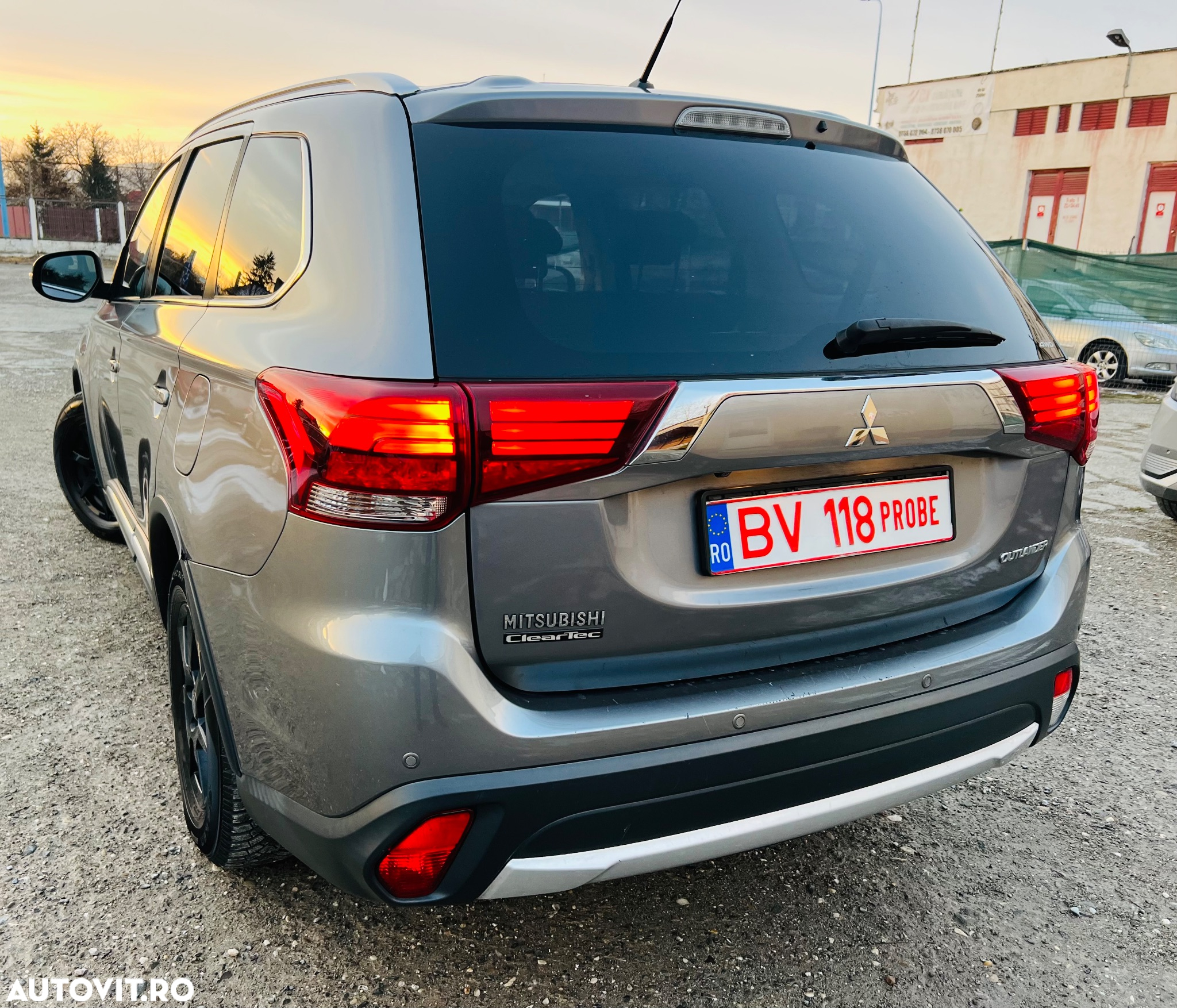 Mitsubishi Outlander 2.2 DI-D 4WD Intense - 25