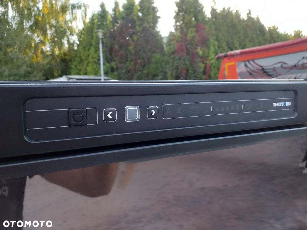 Duża Lodówka THETFORD 12V 230V Gaz Auto - 4