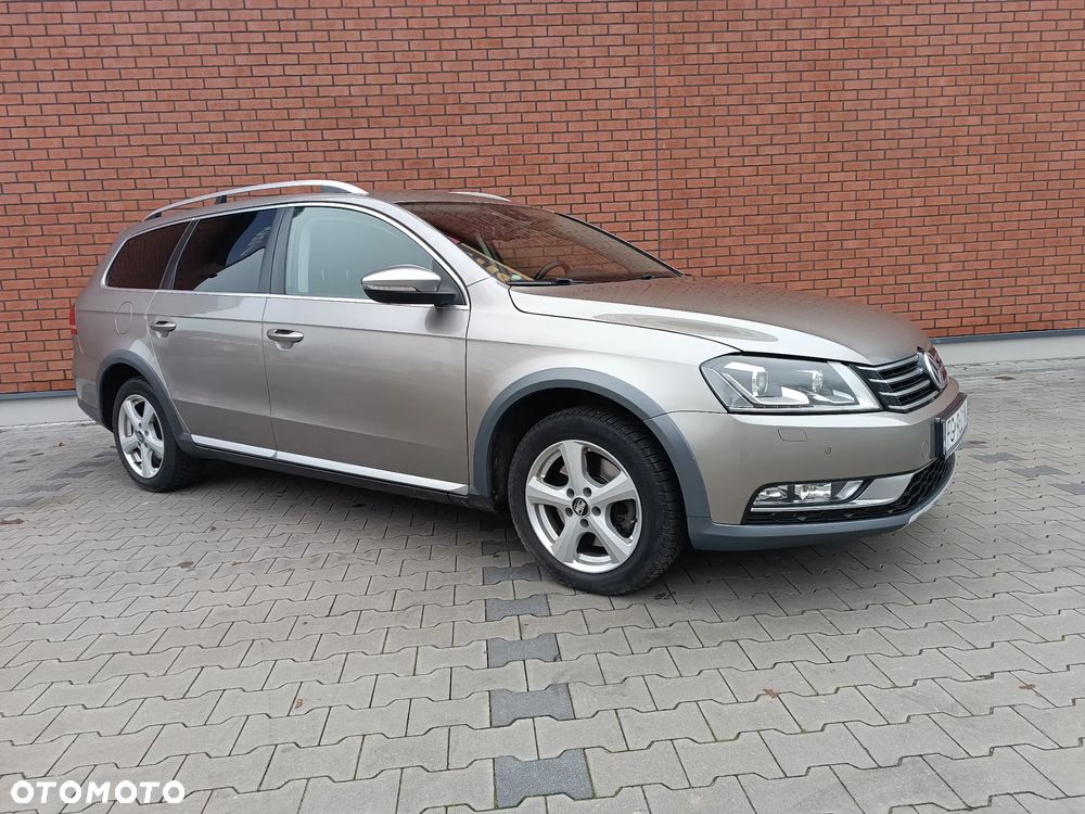 Volkswagen Passat - 1