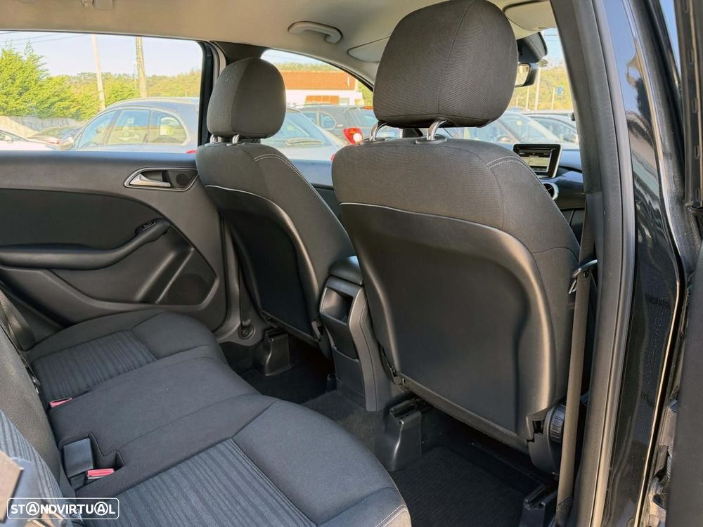 Mercedes-Benz B 180 d Style - 23