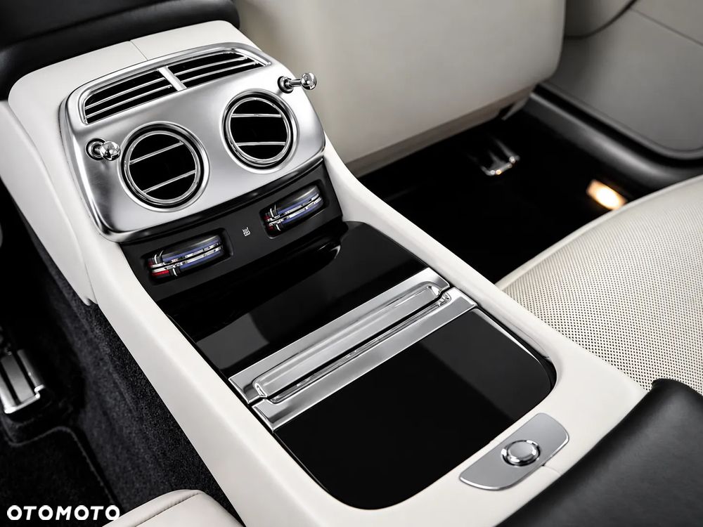 Rolls-Royce Wraith - 33