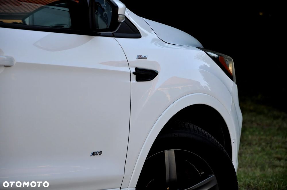 Ford Kuga 1.5 EcoBoost 4WD Titanium Plus - 17