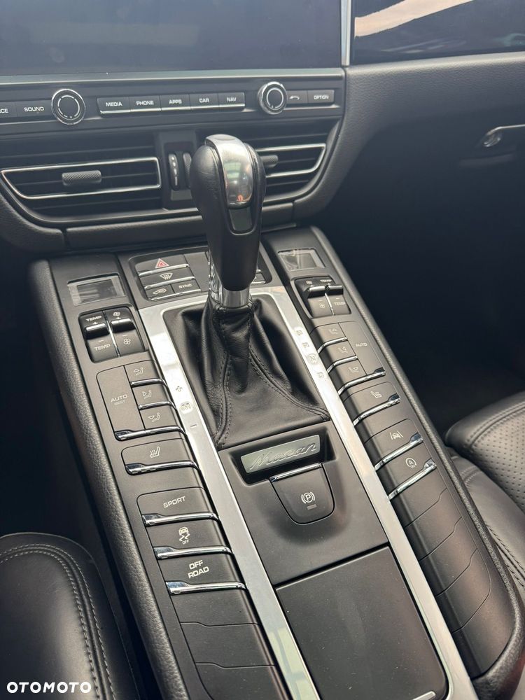 Porsche Macan Standard - 32